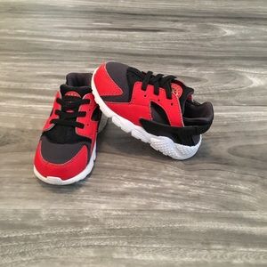 Huaraches size 6